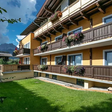 Amadeus Apartamento *